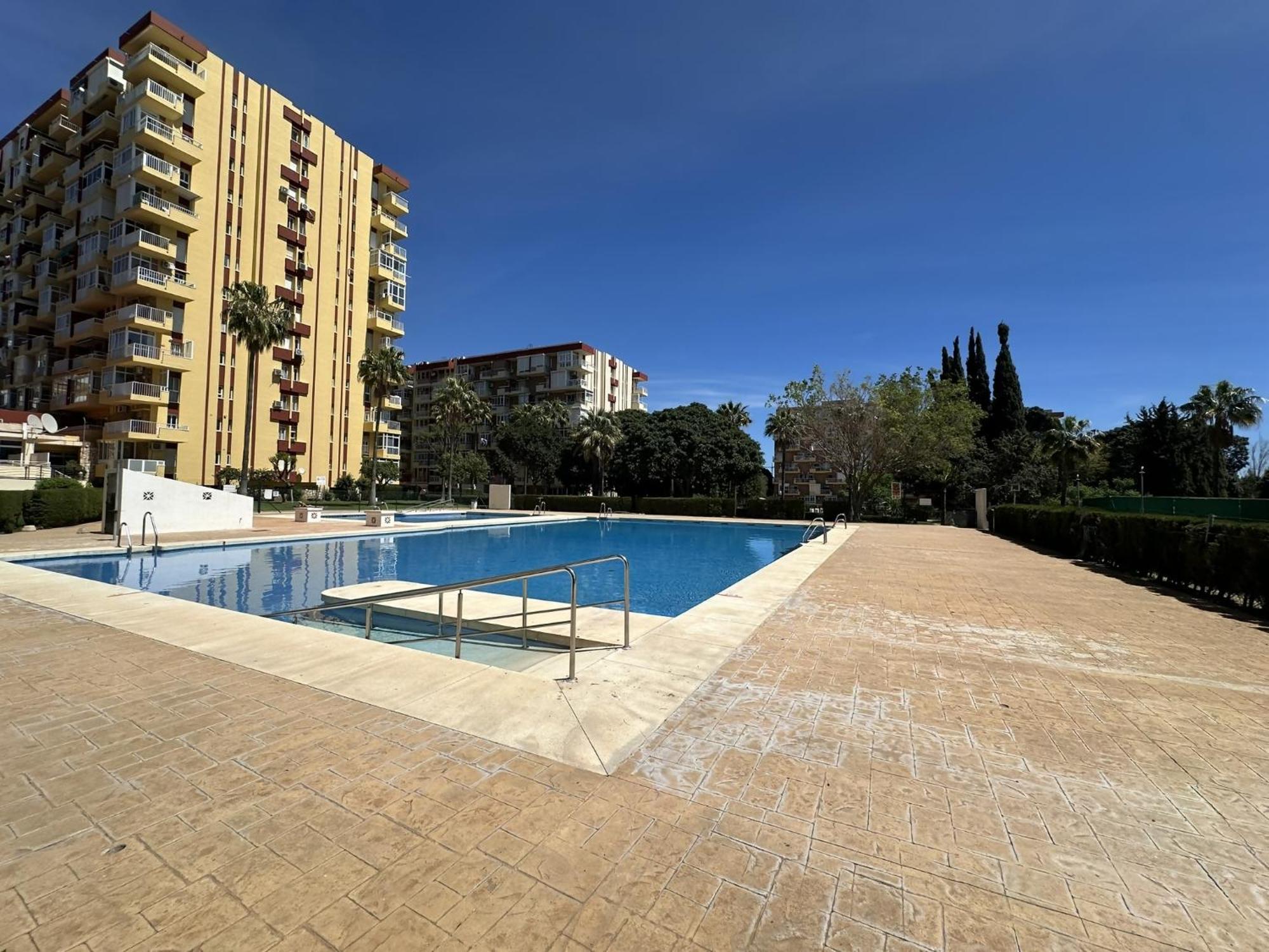 Estudio Agata Con Piscina A 800M De La Playa Benalmádena Eksteriør billede