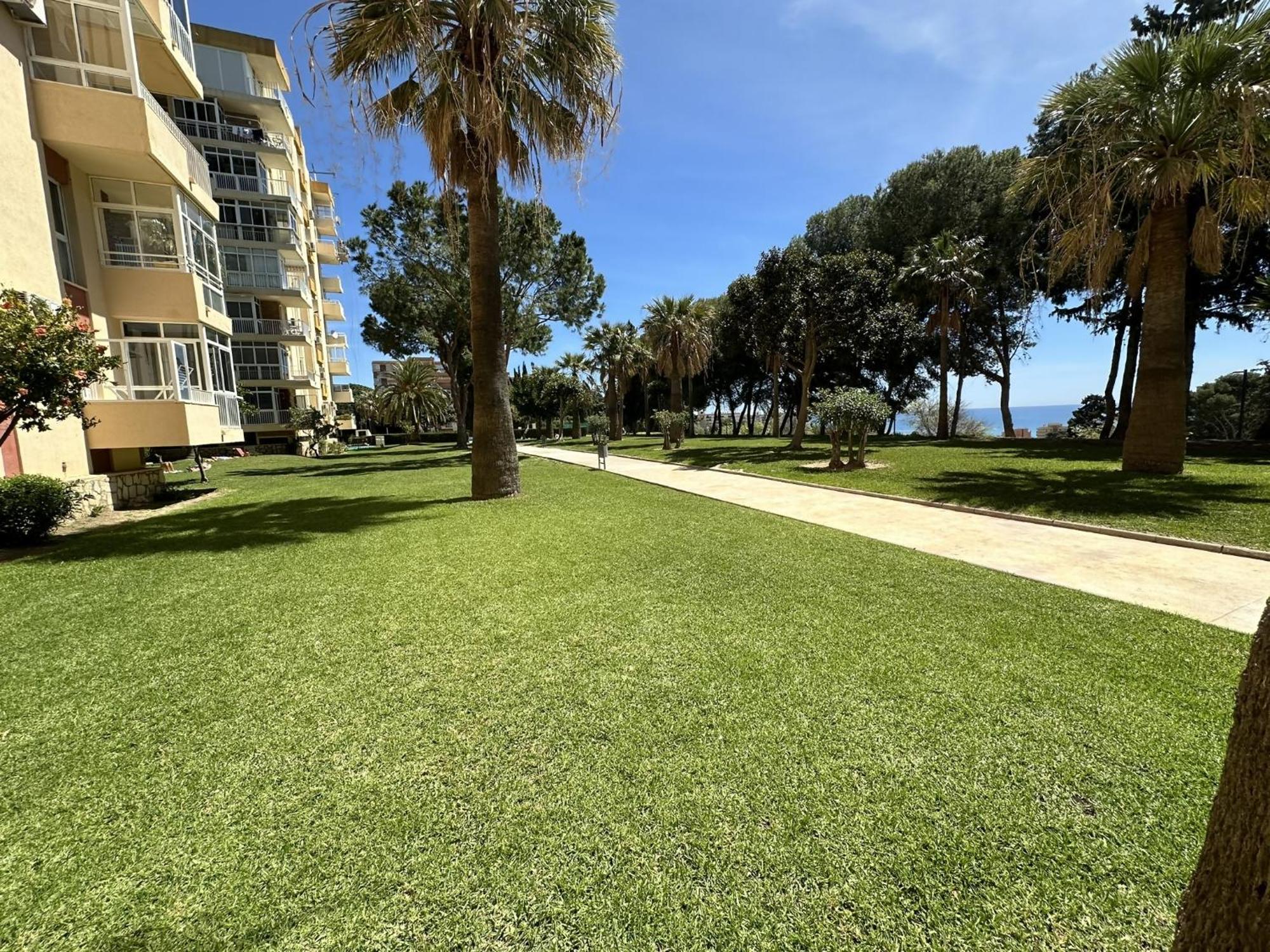 Estudio Agata Con Piscina A 800M De La Playa Benalmádena Eksteriør billede